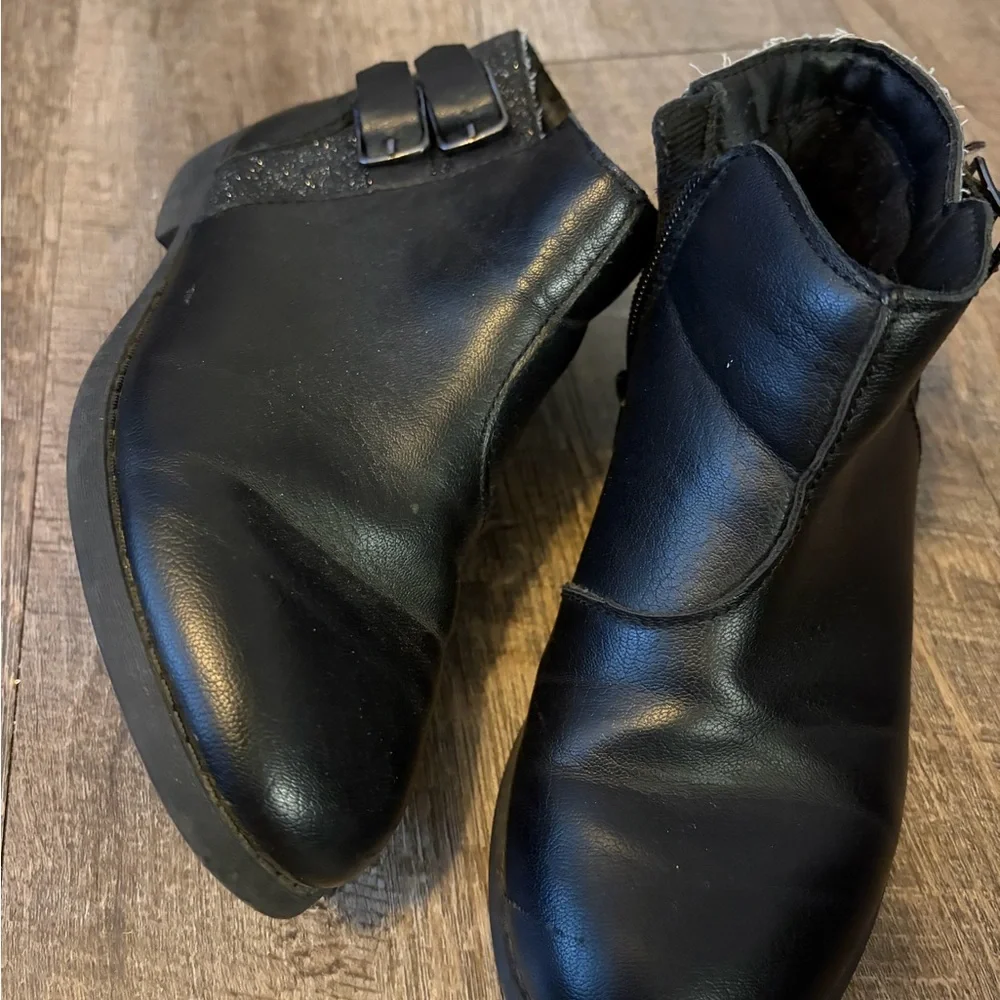 🌸 $10 SALE 🌸 Oshkosh Girls Black Ankle Boots
